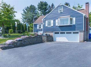 1 Harrison Dr, Cromwell, CT 06416