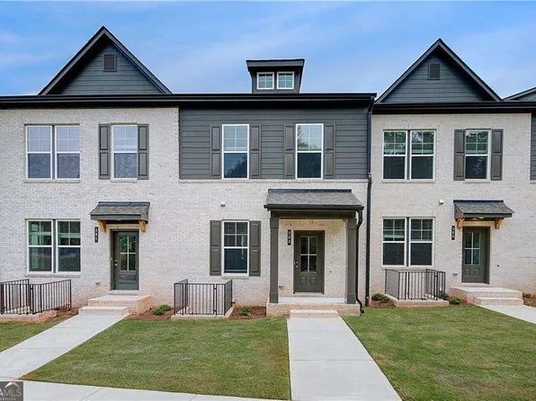 303 Daybreak Ln, Newnan, GA 30265