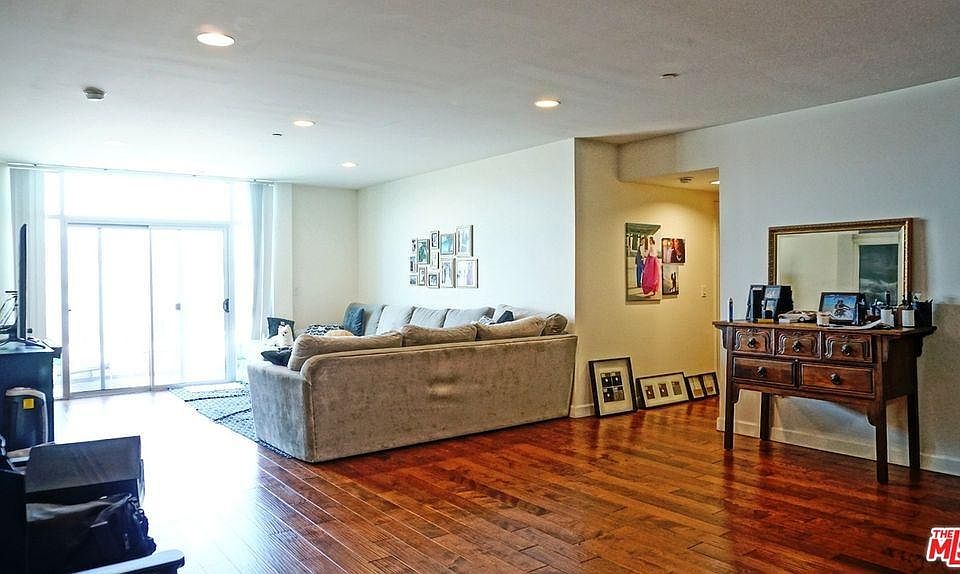 1st image of 332 S Oxford Ave APT 403