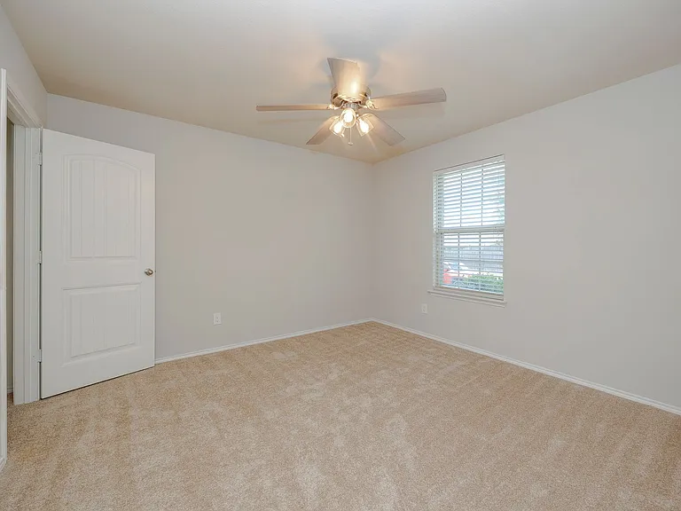 2544 Saldana Dr — Photo 15