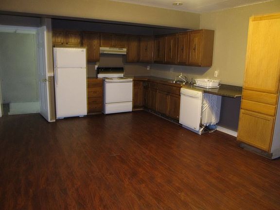 3rd image of 702 N Willow Ave