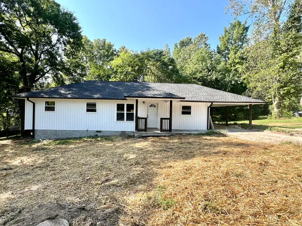 15 Ellis Ln, Rossville, GA 30741