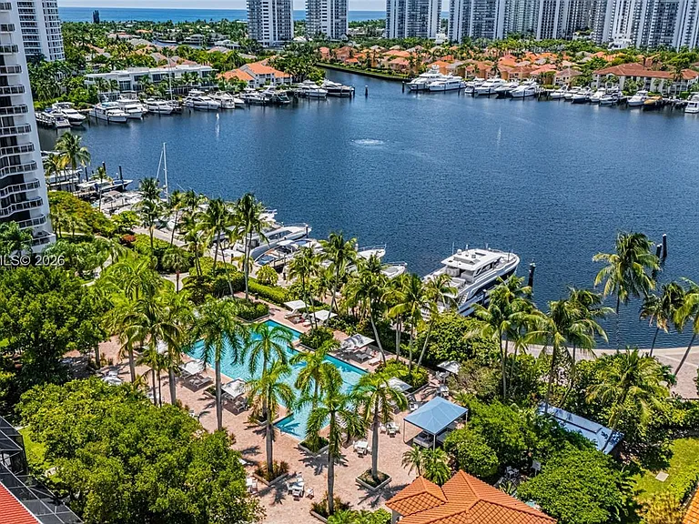 3598 Yacht Club Dr #601 — Photo 35