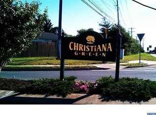 318 Goldsmith Ln, Newark, DE 19702