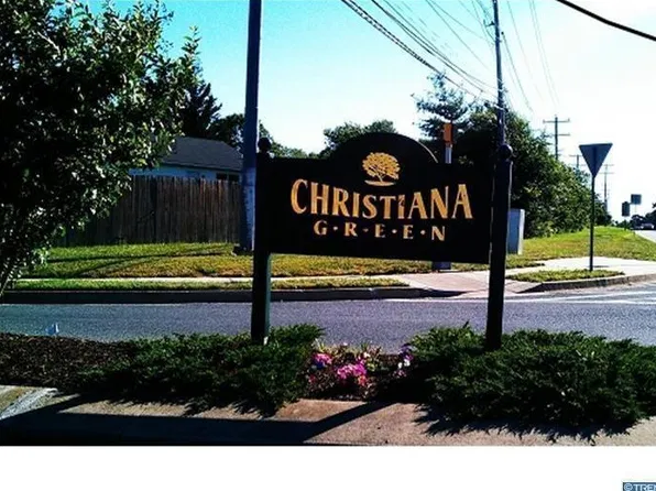 318 Goldsmith Ln, Newark, DE 19702