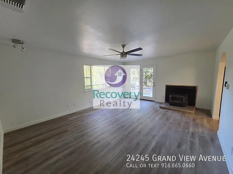 24245 Grand View Ave — Photo 8