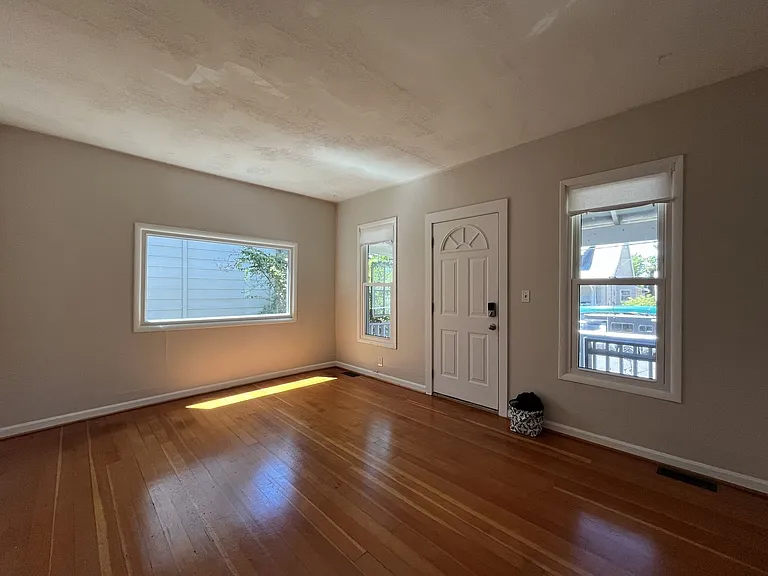 610 NE 79th Ave — Photo 17