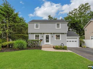 15 Colonial Rd, Tenafly, NJ 07670