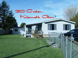 20 Cedar Ln, Klamath, CA 95548