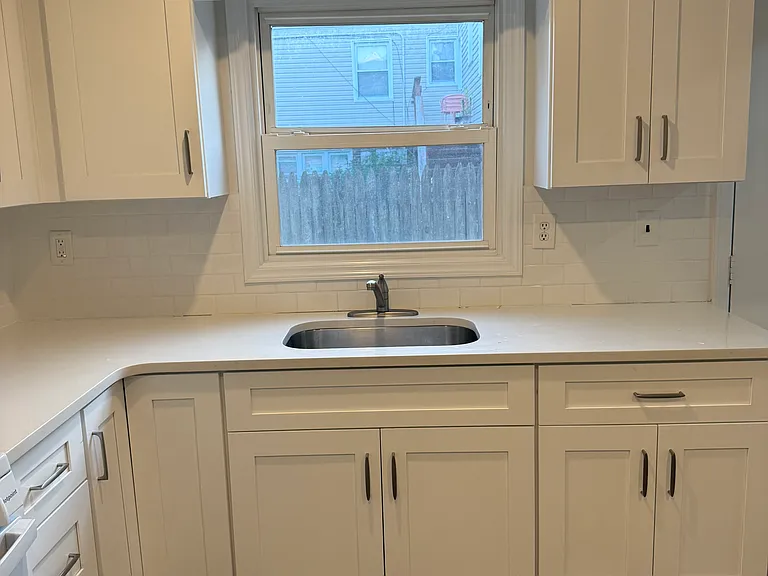 450 E Penn St #1 — Photo 16