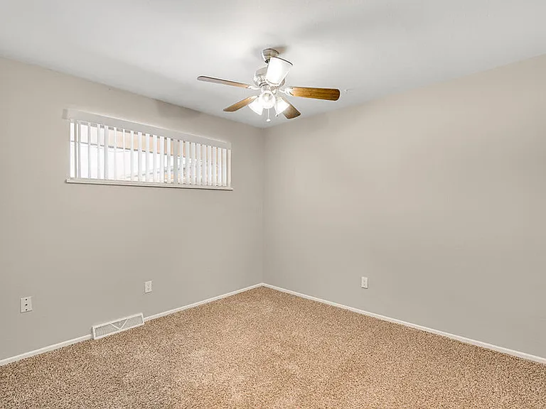 Bella Vista Apartments — Photo 7
