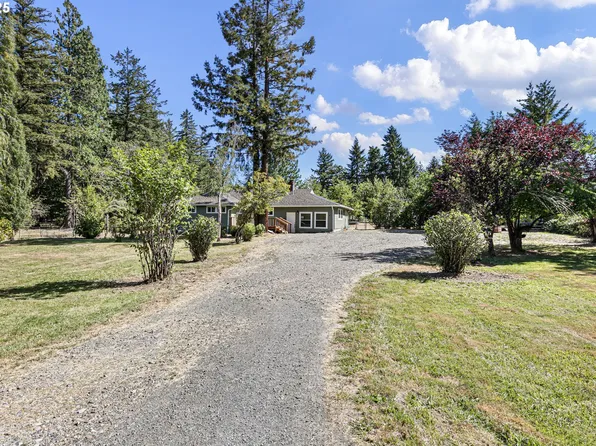 25412 Jeans Rd, Veneta, OR 97487