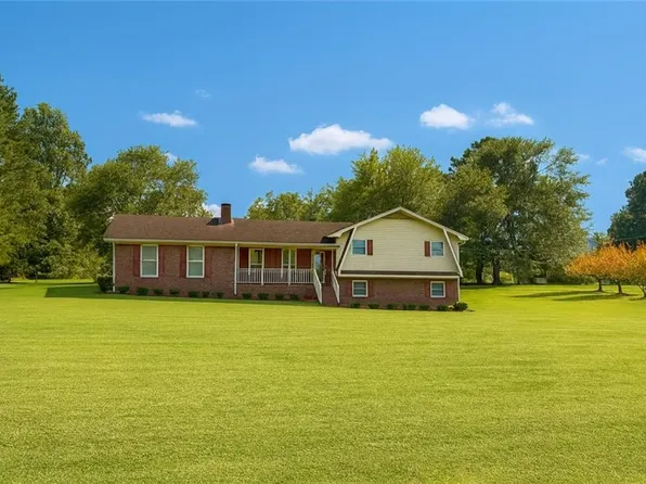 3415 Spot Rd, Cumming, GA 30040