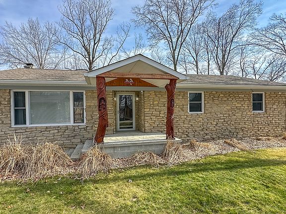 2nd image of 2293 S Oak Dr