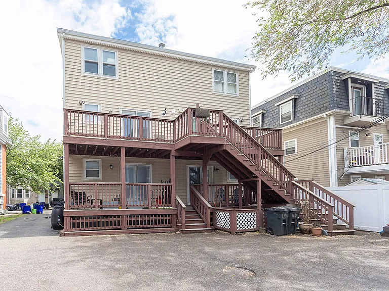 119 W 3rd St #B — Photo 28