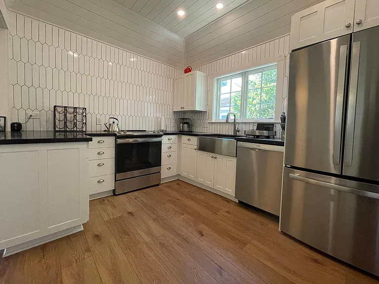 46 Howell Ave — Photo 8