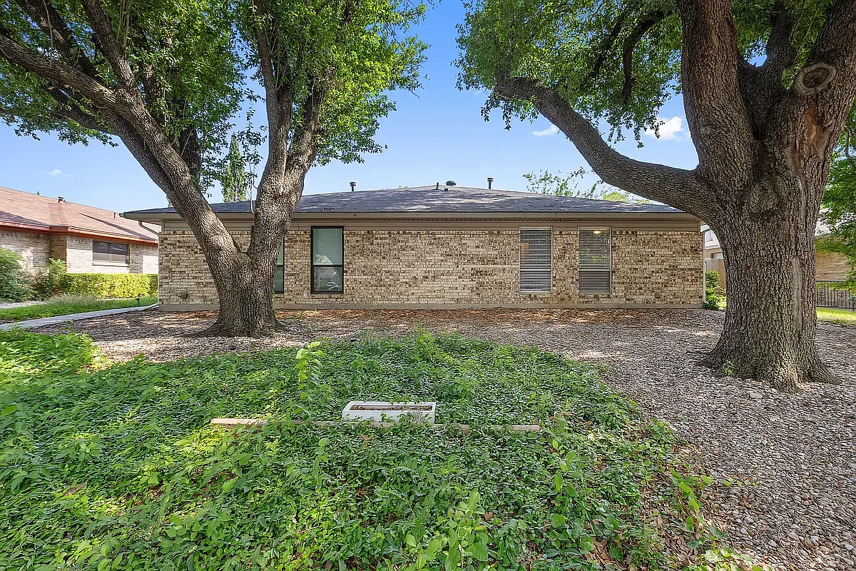 3 bed, 1585 sqft, $3,400 — Photo 4