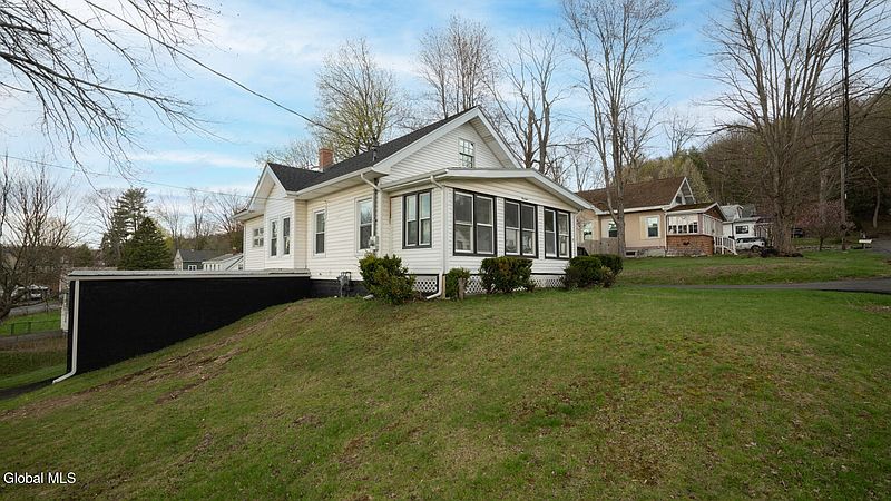 2nd image of 19 Elmwood Court