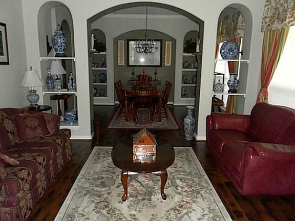 3rd image of 1340 Meghann Ln