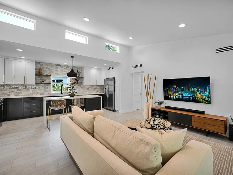 7531 Miami View Dr — Photo 31