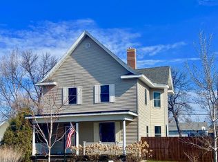 809 3rd St NE, Devils Lake, ND 58301