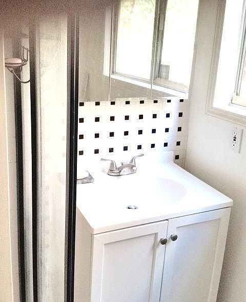 1st image of 5403 Newcastle Ave APT 13