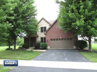 605 Sheffield Cir, Sugar Grove, IL 60554