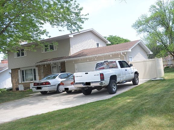 3rd image of 1001 Van Buren Ave