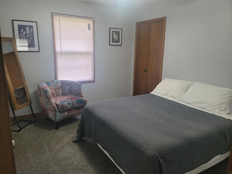 4612 Southview Dr — Photo 1
