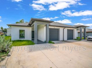625 SE 13th Pl, Cape Coral, FL 33990