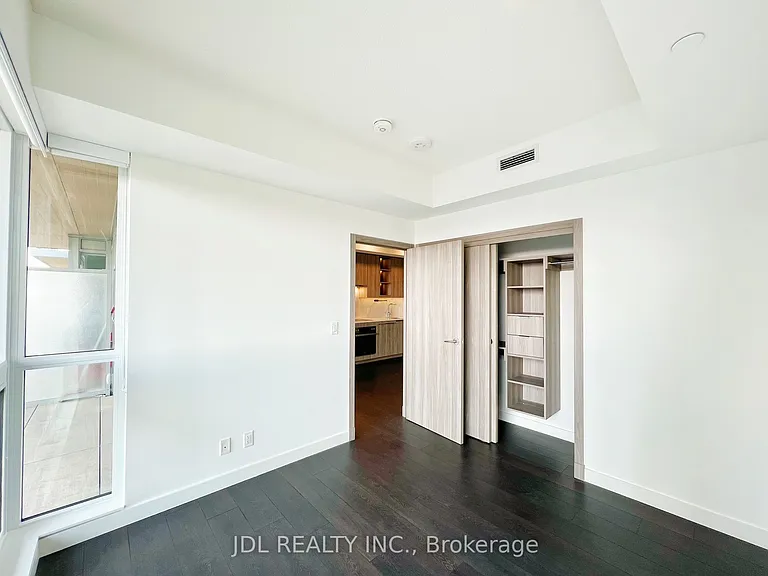 27 McMahon Dr #1107 — Photo 6