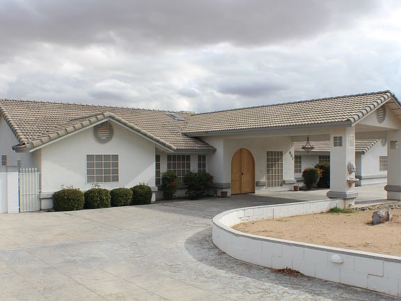 2nd image of 697 Shadow Mountain Dr