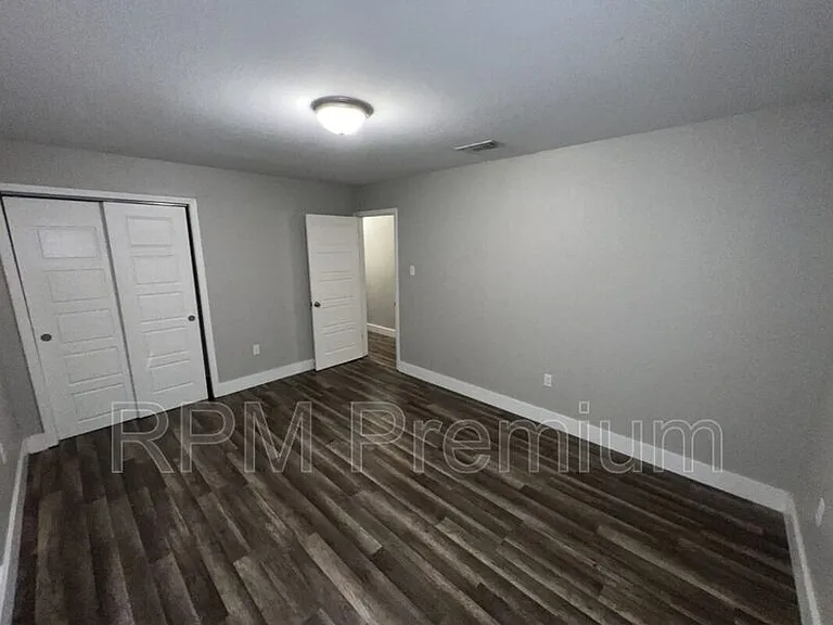 464 Wilton Dr — Photo 39