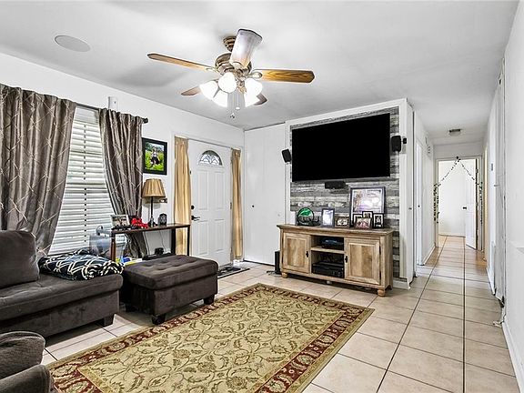 2nd image of 217 W Tish Dr