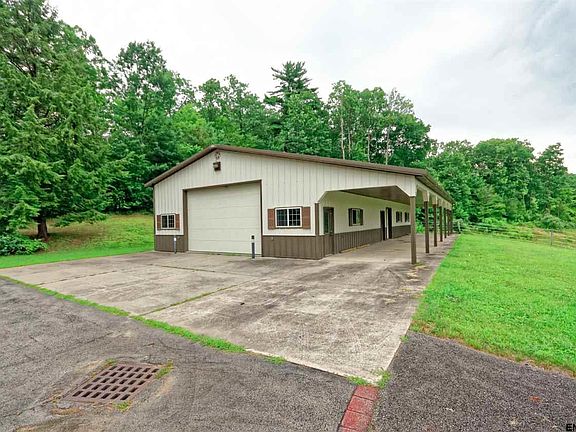 2nd image of 146 Oak Leaf Cir