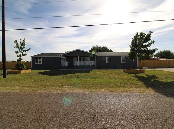 2nd image of 2205 N Alturas Ave