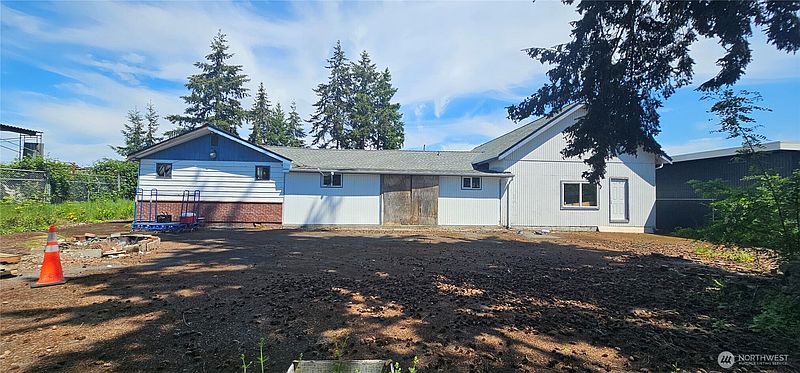 5th image of 9722 South Tacoma Way