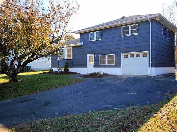 3rd image of 4 Birchwood Dr W