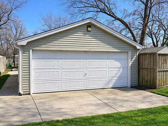 3rd image of 16826 Orchard Ridge Ave