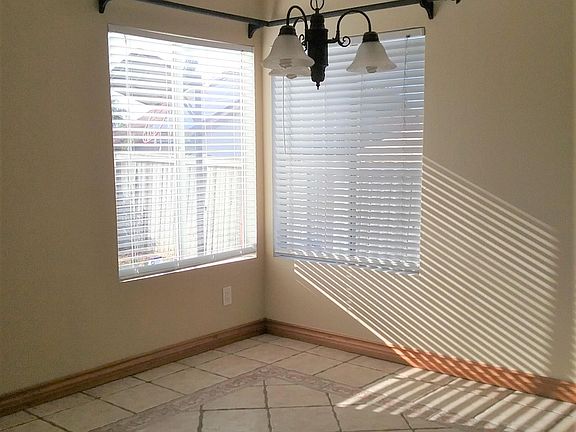5th image of 12830 Fontainebleau Dr