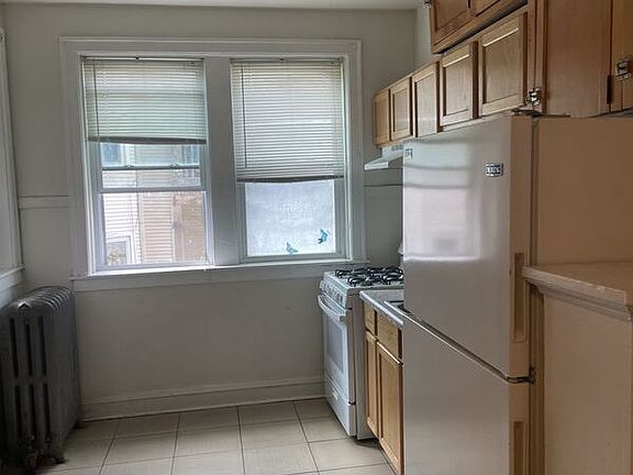 2nd image of 4412 W Armitage Ave APT 1R