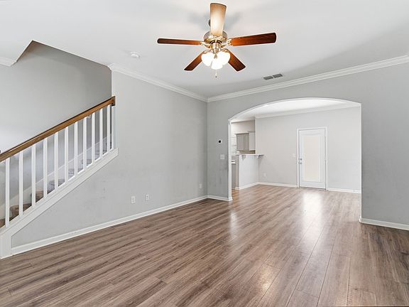 5th image of 1129 Cotillion Dr