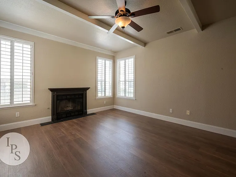 8153 N Cedar Ave #126 — Photo 4