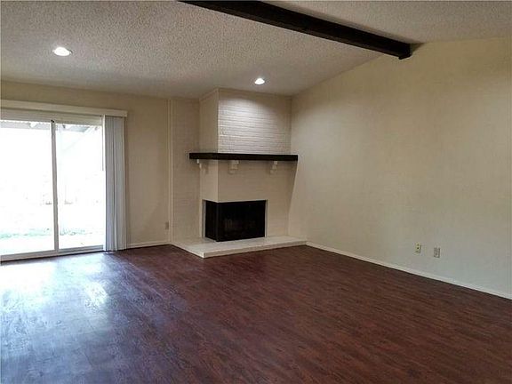 2nd image of 2822 Royalty Dr