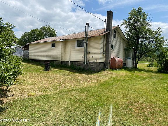 2nd image of 1256 Vandeusen Road