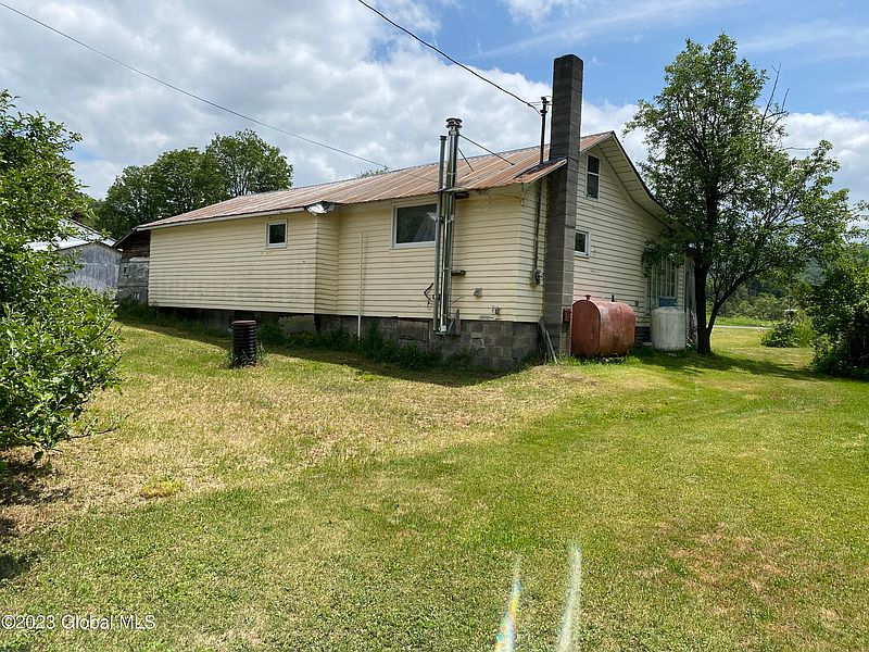 2nd image of 1256 Vandeusen Road