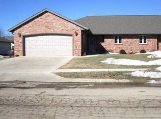 1414 W 20th St, Sterling, IL 61081