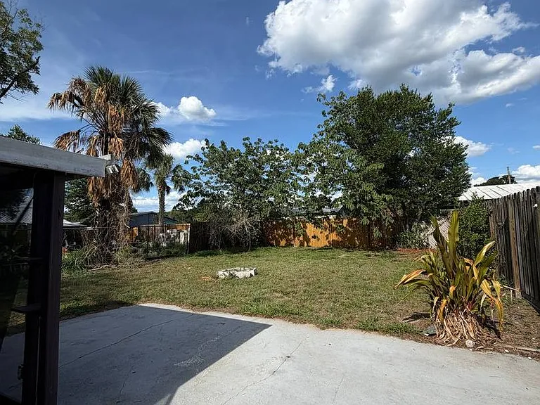 1035 N Davis Ave — Photo 10