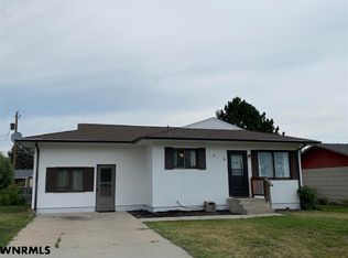 4 Country Club Rd, Gering, NE 69341
