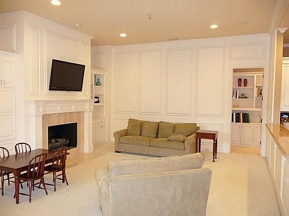 5th image of 2905 Paddington Dr
